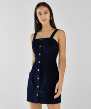 Load image into Gallery viewer, Snakeskin print knotted shirt